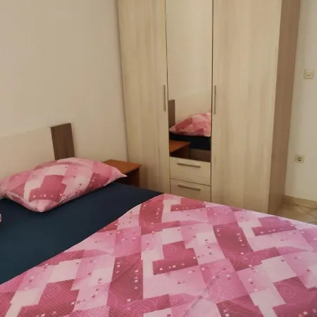 Apartman Kristina Sa Dvije Sobe Biograd Na Moru Exterior photo